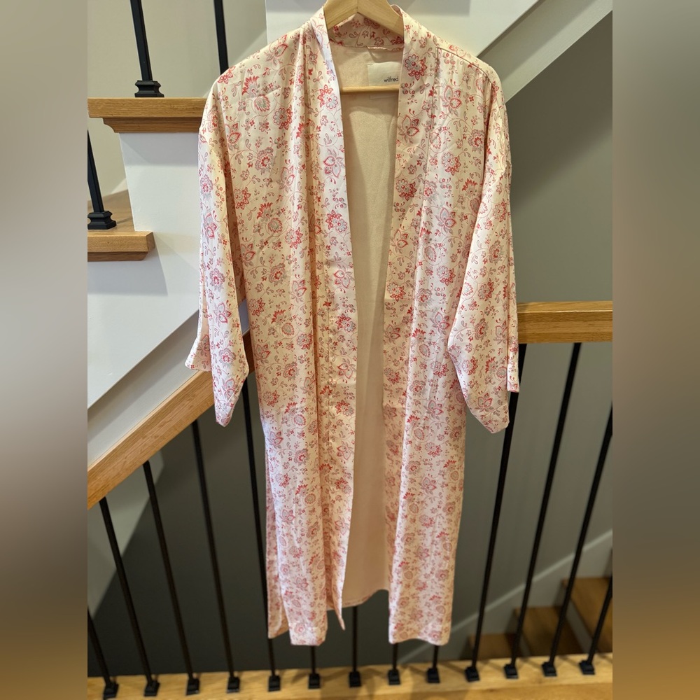 Aritzia wilfred satin robe
